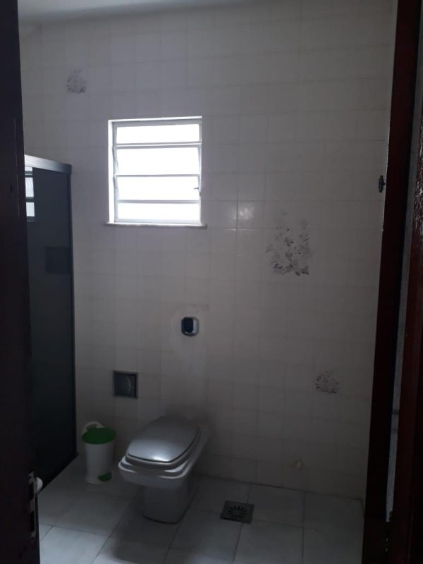 Casa à venda com 4 quartos, 200m² - Foto 16