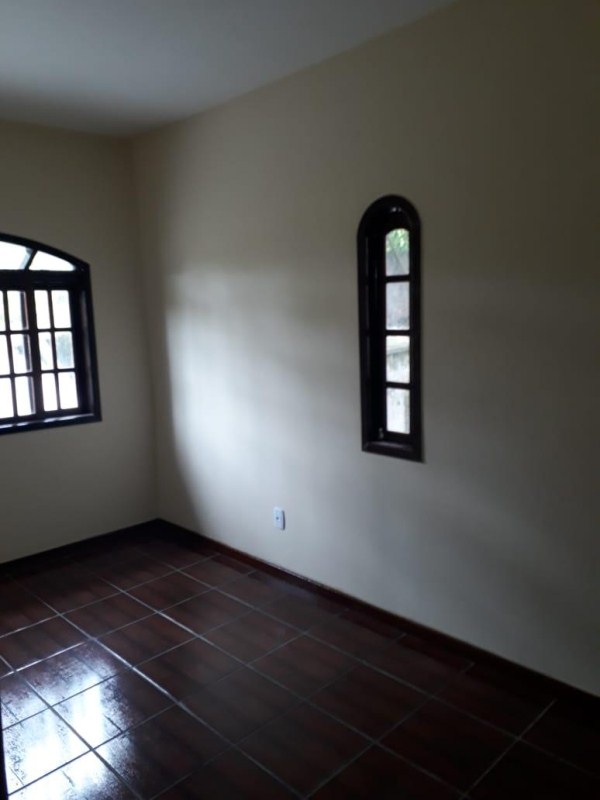 Casa à venda com 4 quartos, 200m² - Foto 17