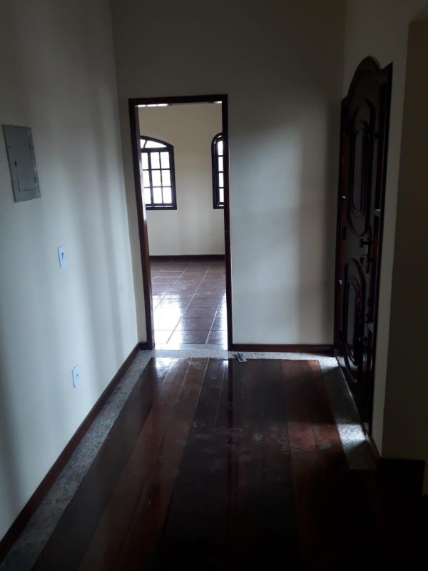 Casa à venda com 4 quartos, 200m² - Foto 20