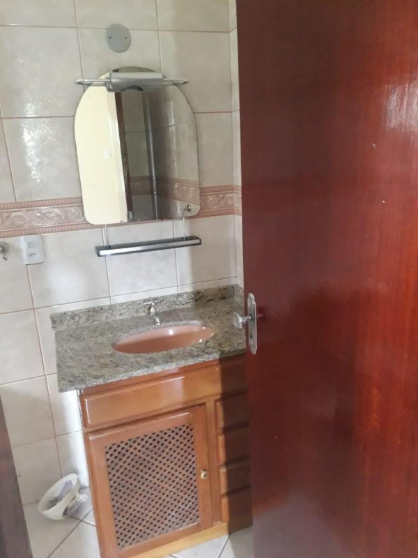 Casa à venda com 4 quartos, 200m² - Foto 21