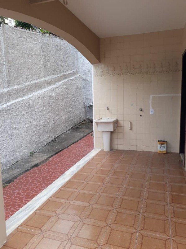 Casa à venda com 4 quartos, 200m² - Foto 25