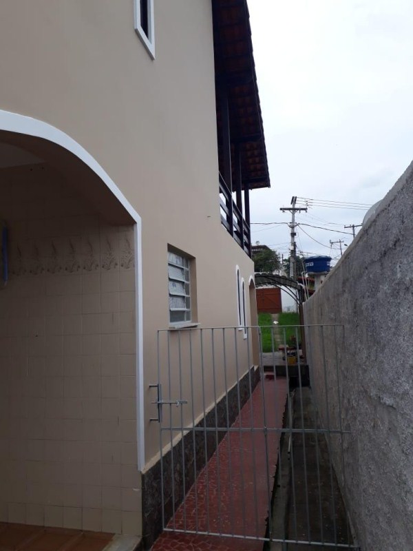 Casa à venda com 4 quartos, 200m² - Foto 27