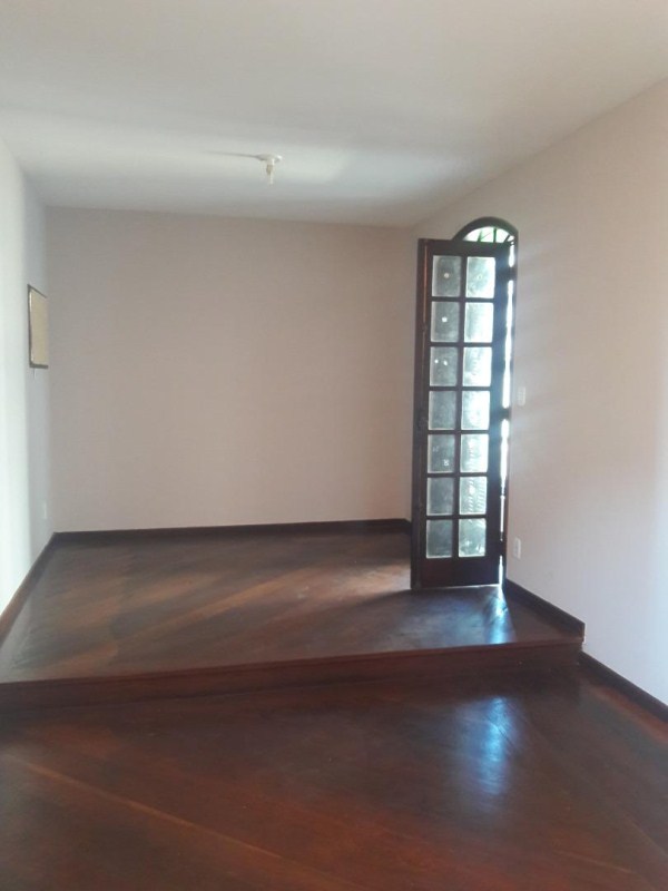 Casa à venda com 6 quartos, 123m² - Foto 51