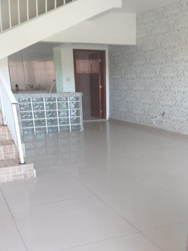 Casa à venda com 2 quartos, 360m² - Foto 1