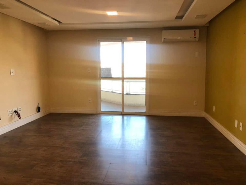 Apartamento à venda com 3 quartos, 130m² - Foto 7