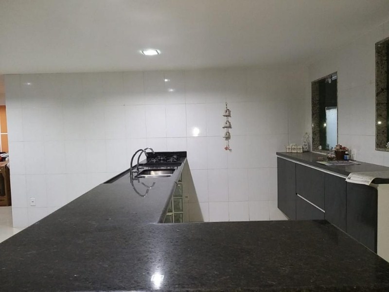 Casa à venda com 3 quartos, 298m² - Foto 8