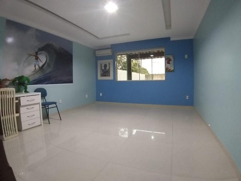 Casa à venda com 3 quartos, 298m² - Foto 10