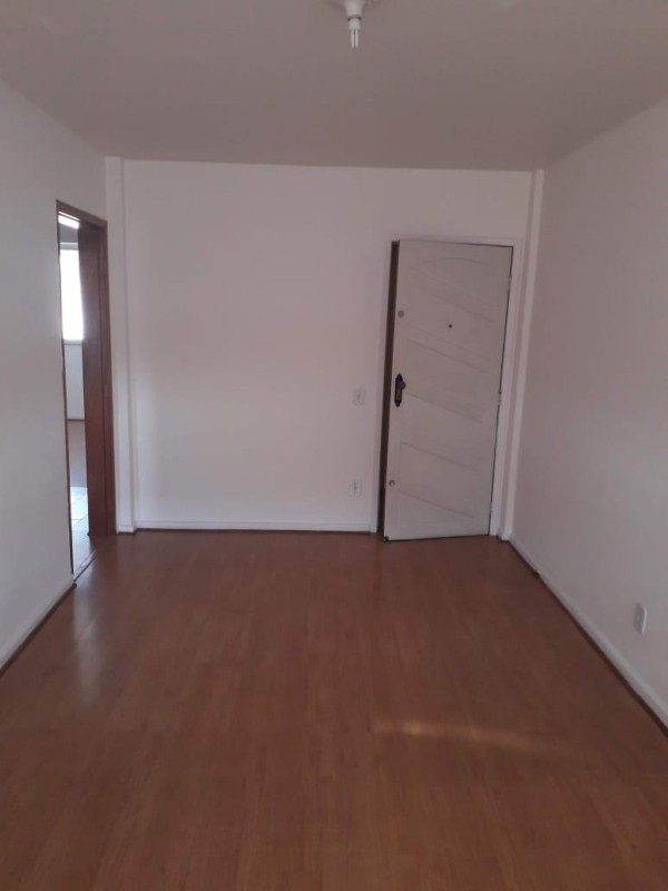 Apartamento à venda com 3 quartos, 75m² - Foto 1