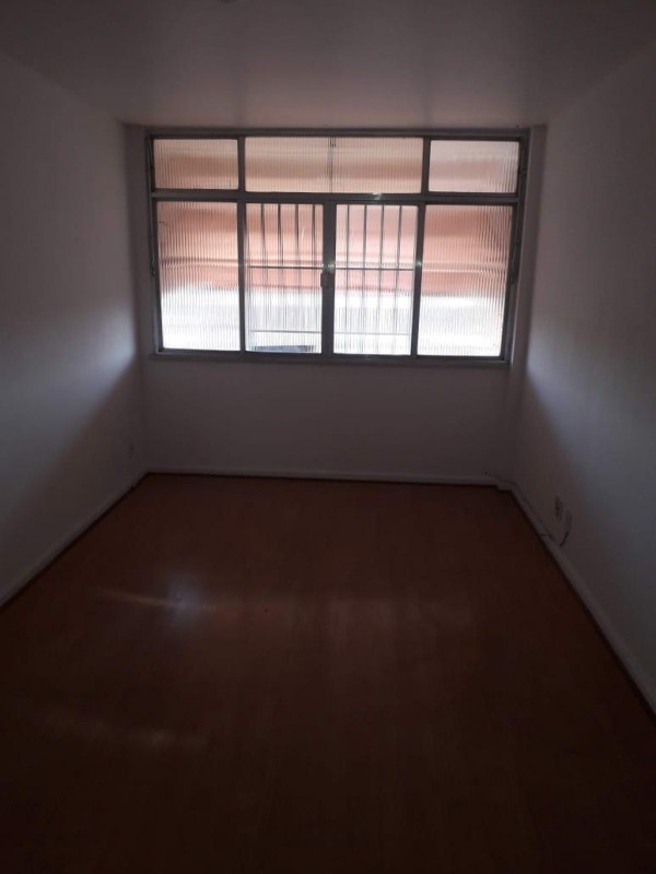 Apartamento à venda com 3 quartos, 75m² - Foto 2