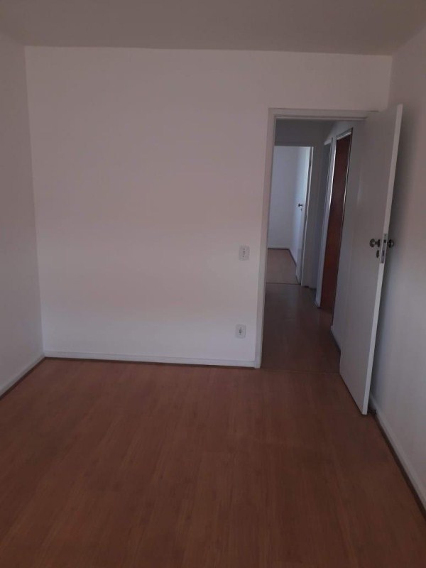 Apartamento à venda com 3 quartos, 75m² - Foto 4