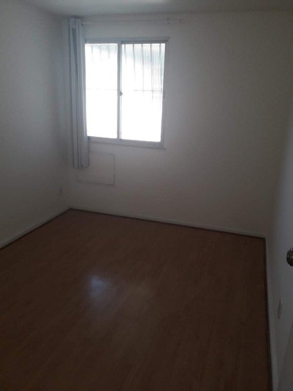 Apartamento à venda com 3 quartos, 75m² - Foto 9