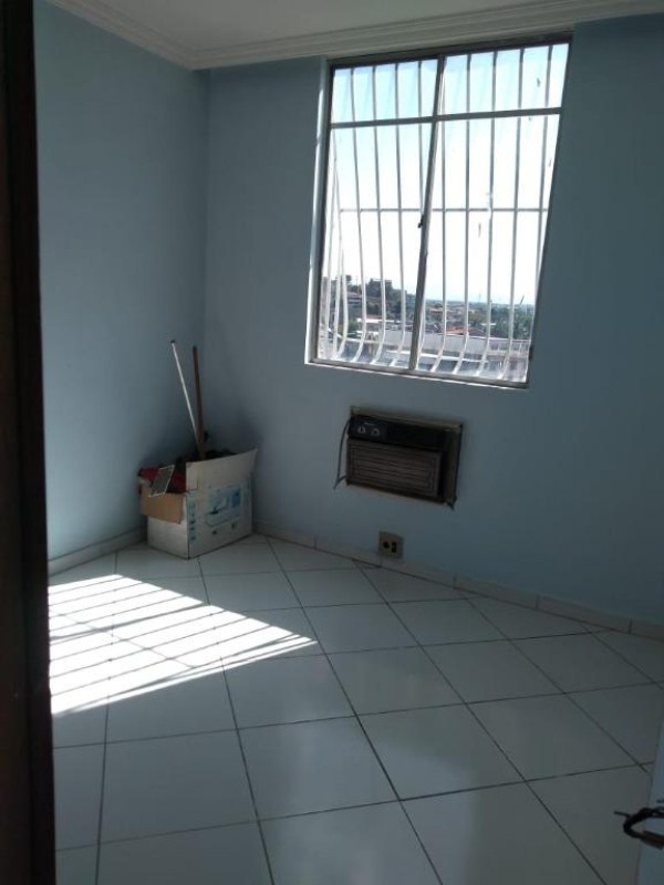 Apartamento à venda com 2 quartos, 60m² - Foto 2