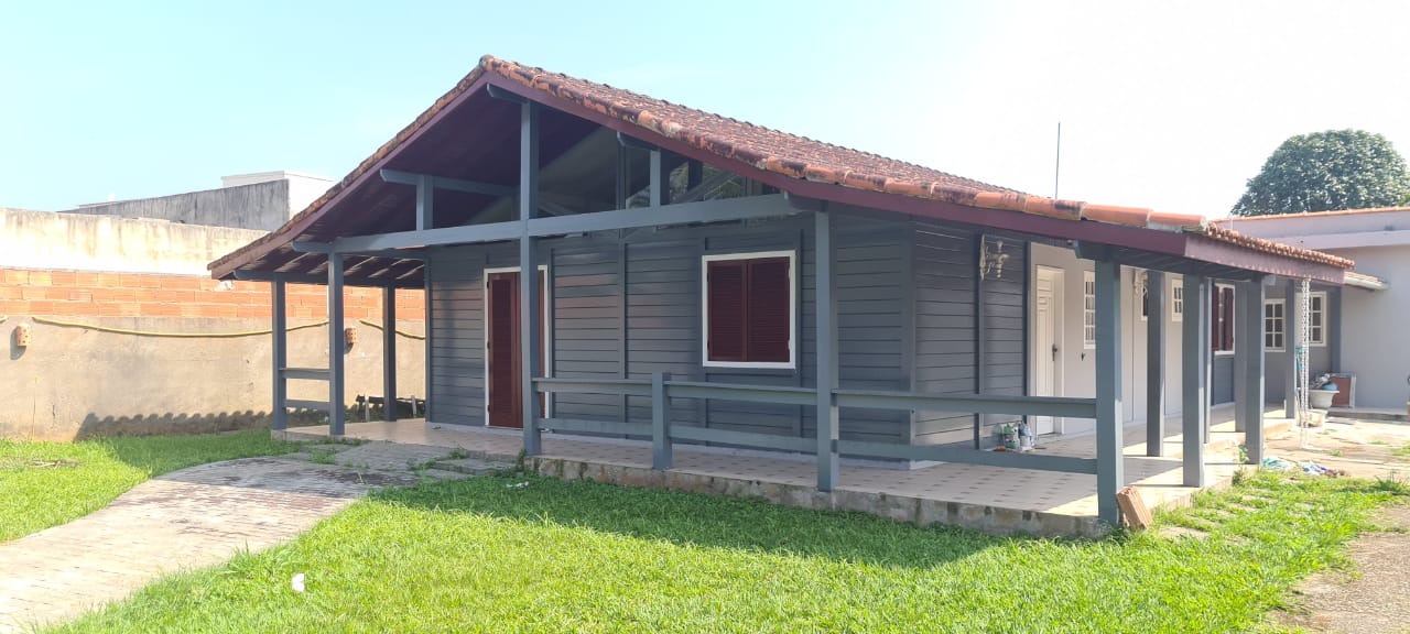 Casa à venda com 4 quartos, 210m² - Foto 2