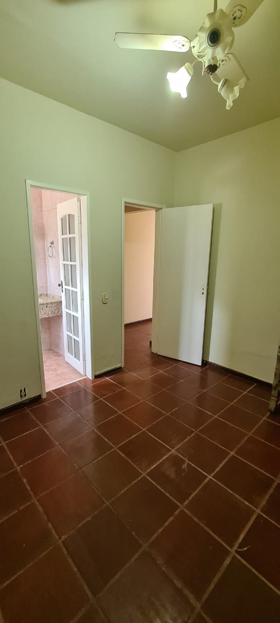 Casa à venda com 4 quartos, 210m² - Foto 9