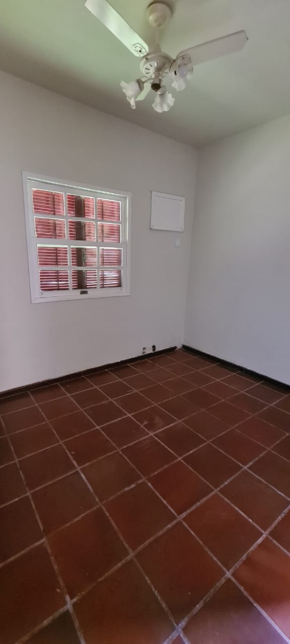 Casa à venda com 4 quartos, 210m² - Foto 11