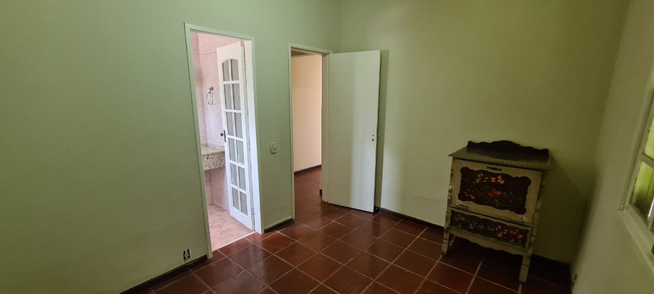 Casa à venda com 4 quartos, 210m² - Foto 12