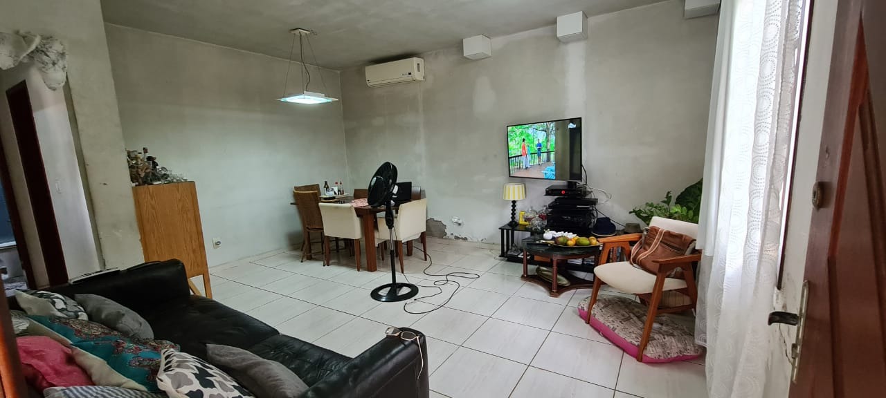 Casa à venda com 2 quartos, 90m² - Foto 3