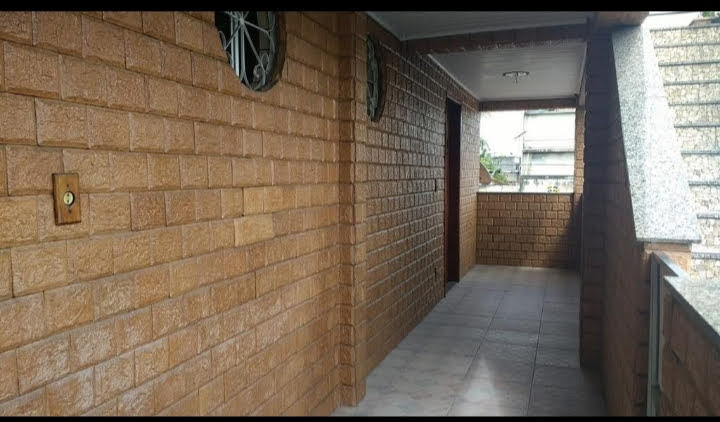 Casa à venda com 2 quartos, 80m² - Foto 2