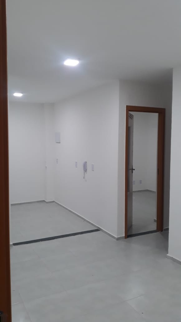 Apartamento à venda com 2 quartos, 60m² - Foto 2