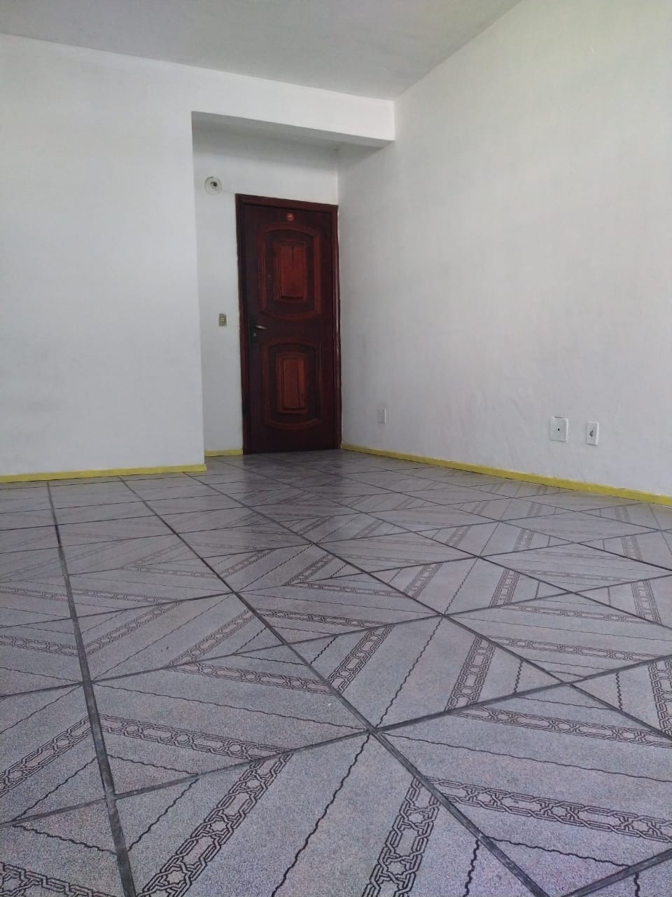 Apartamento à venda com 2 quartos, 70m² - Foto 1