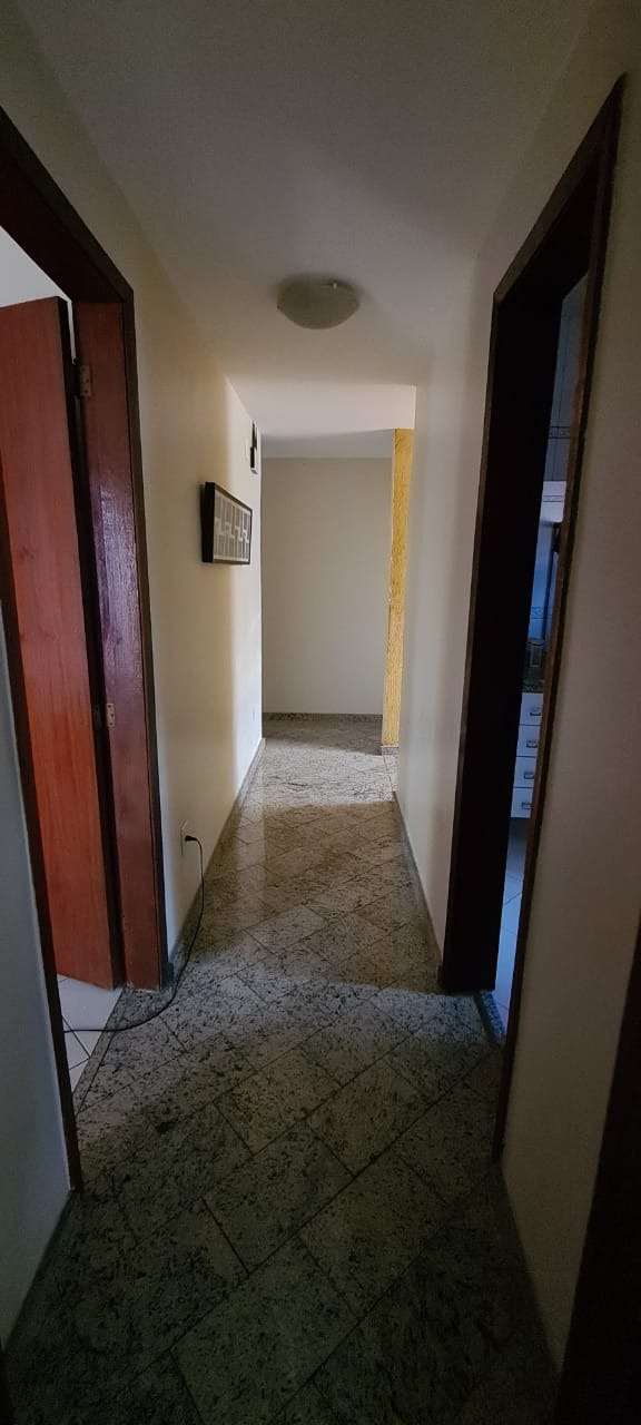 Casa à venda com 6 quartos, 245m² - Foto 33