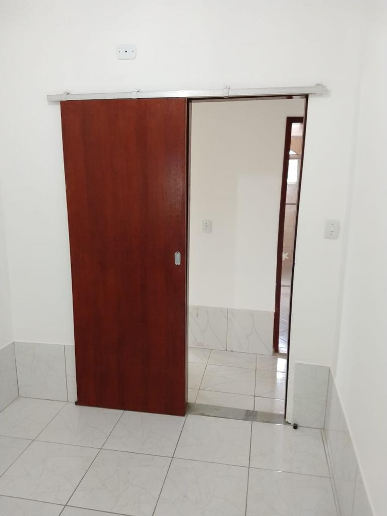 Casa à venda com 3 quartos, 200m² - Foto 11