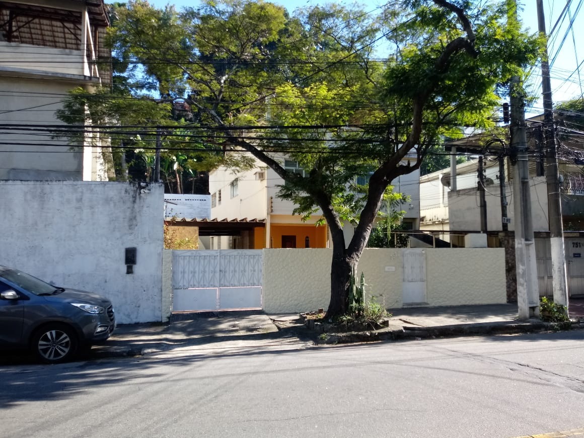 Casa à venda com 3 quartos, 250m² - Foto 2