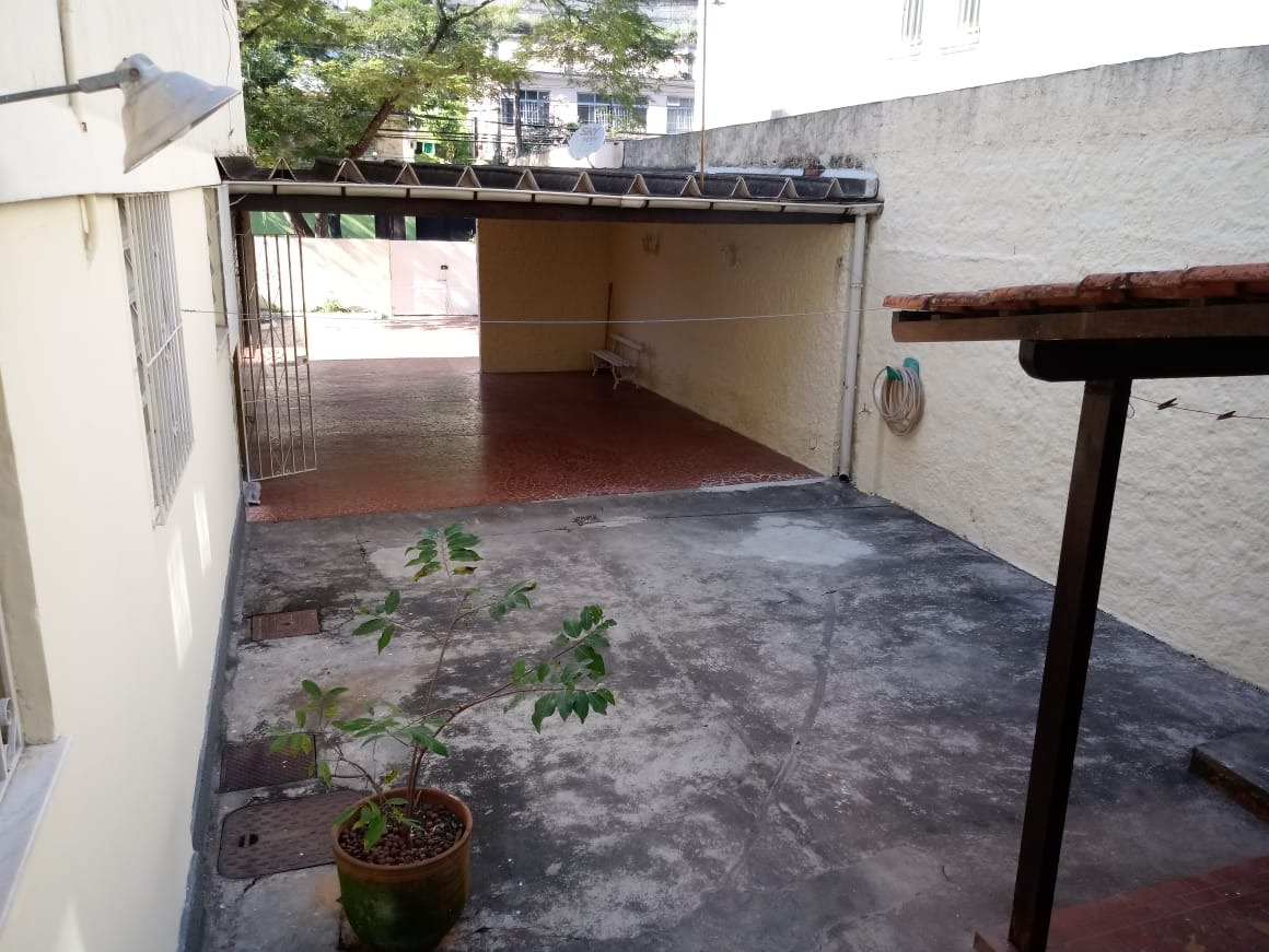 Casa à venda com 3 quartos, 250m² - Foto 9