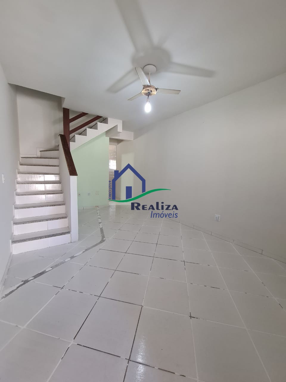 Casa à venda com 2 quartos, 60m² - Foto 4