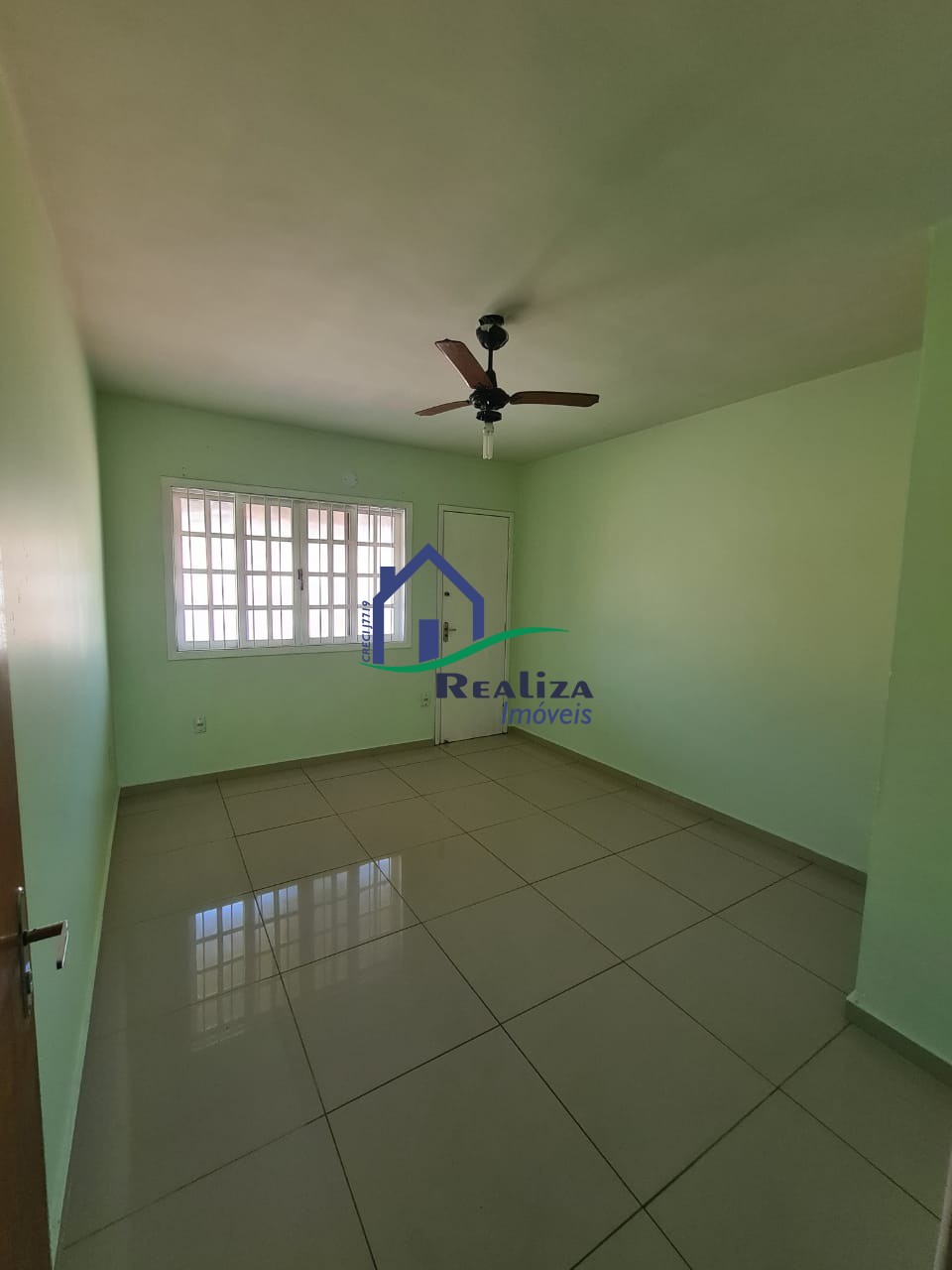 Casa à venda com 2 quartos, 60m² - Foto 13