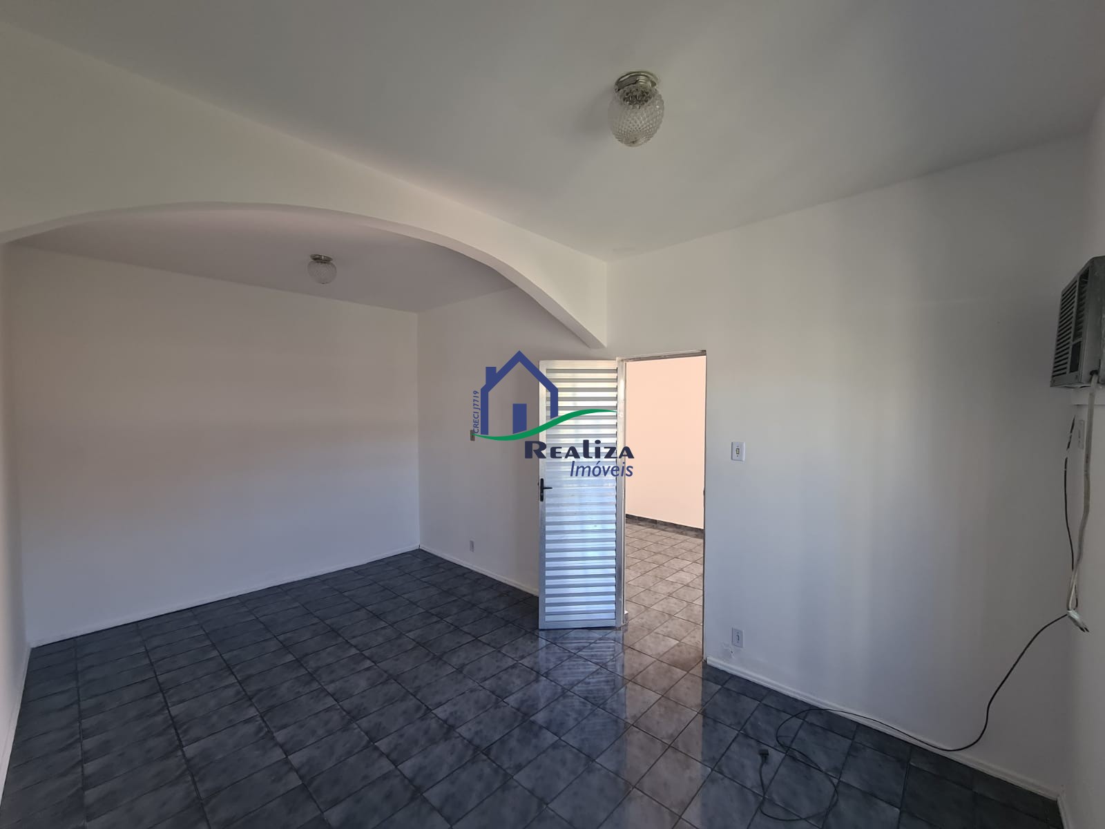 Casa à venda com 2 quartos, 80m² - Foto 3