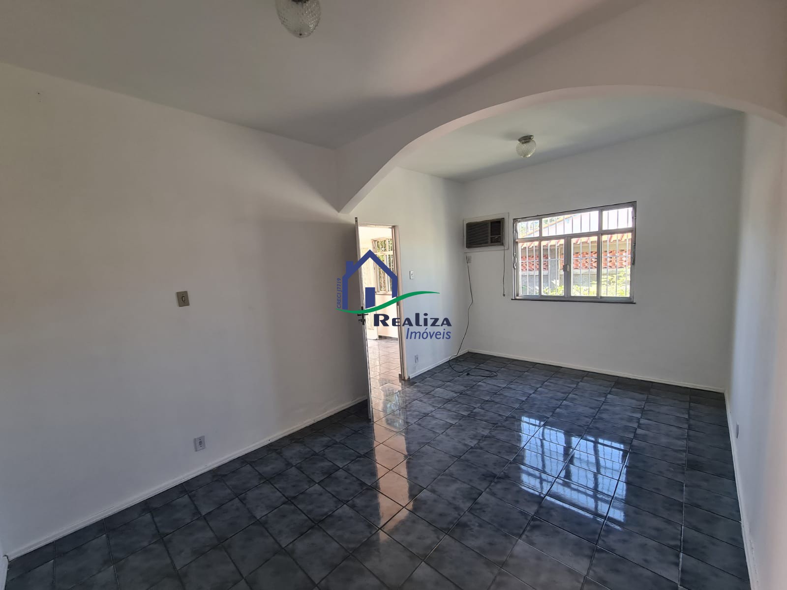 Casa à venda com 2 quartos, 80m² - Foto 4