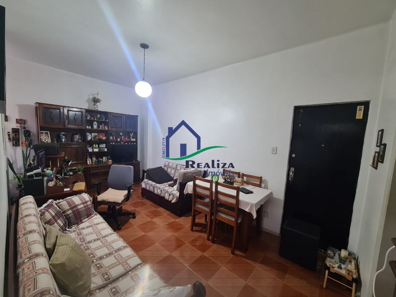 Apartamento à venda com 2 quartos, 70m² - Foto 2