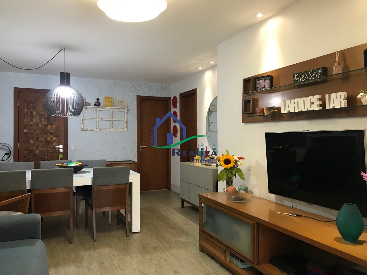 Apartamento à venda com 3 quartos, 95m² - Foto 1