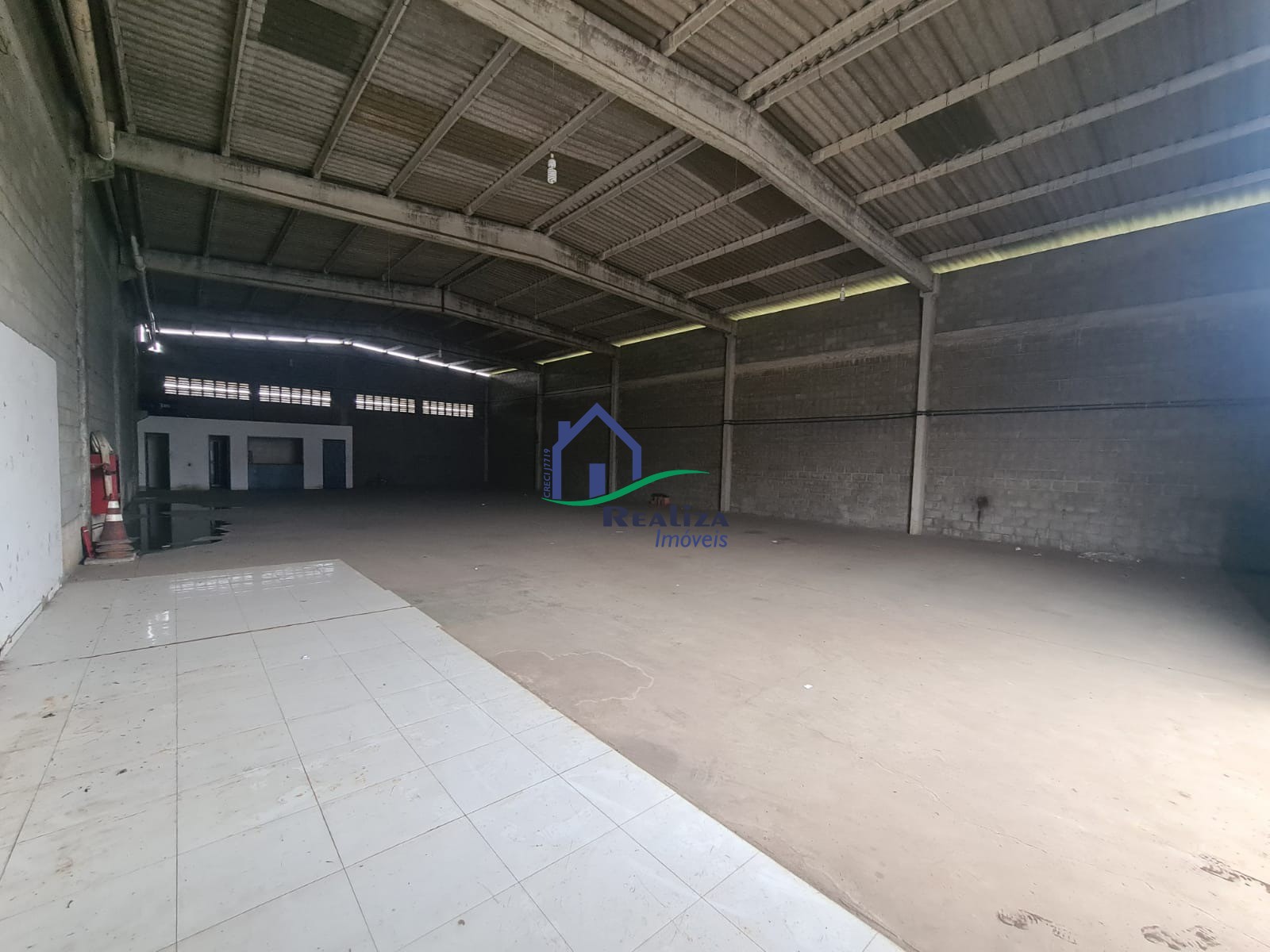 Depósito-Galpão-Armazém para alugar, 450m² - Foto 1