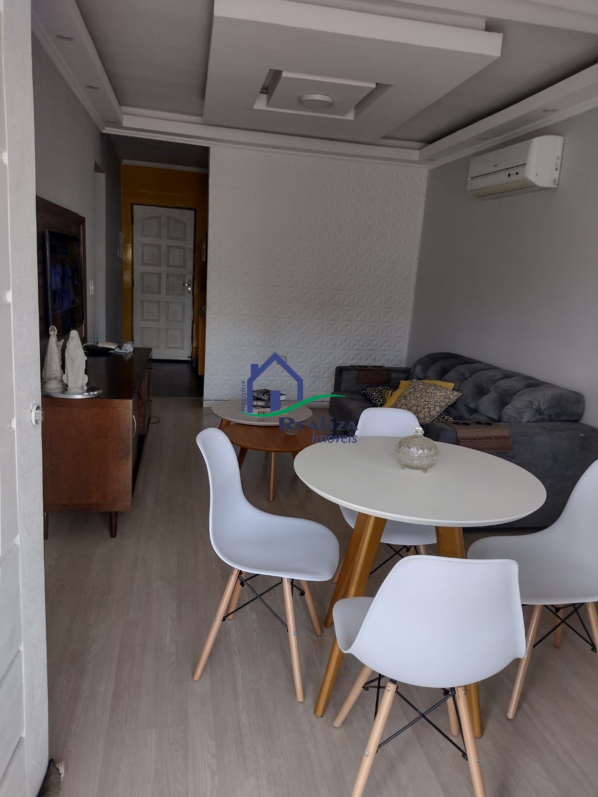 Casa à venda com 2 quartos, 70m² - Foto 4