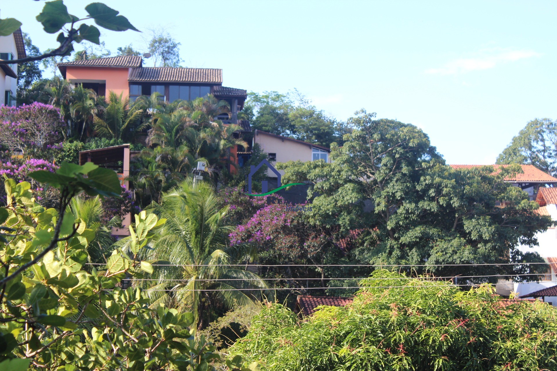 Casa à venda com 3 quartos, 240m² - Foto 3