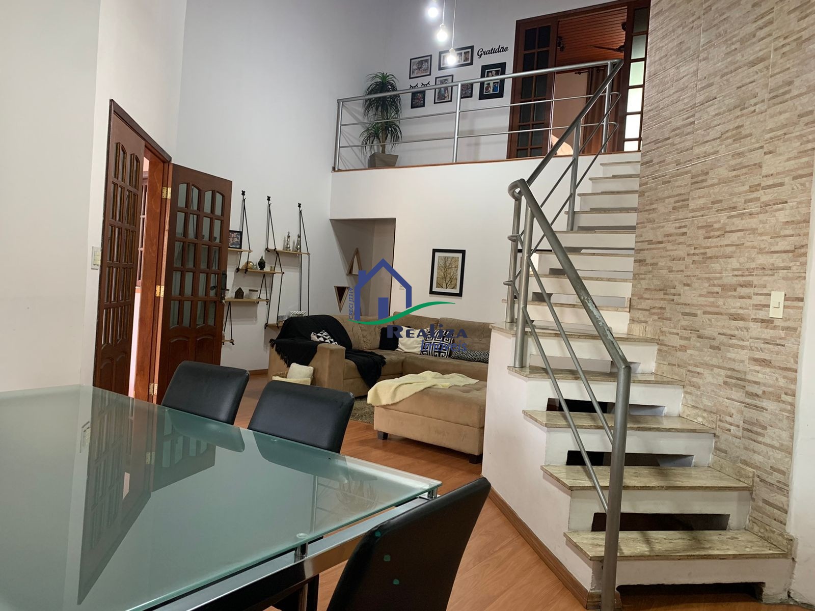 Prédio Inteiro à venda com 3 quartos, 240m² - Foto 2