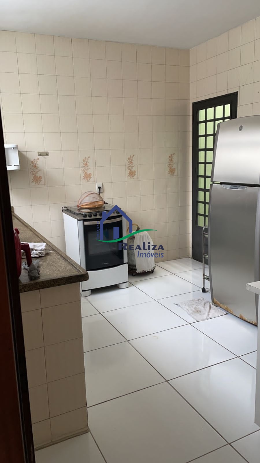 Casa à venda com 3 quartos, 300m² - Foto 4