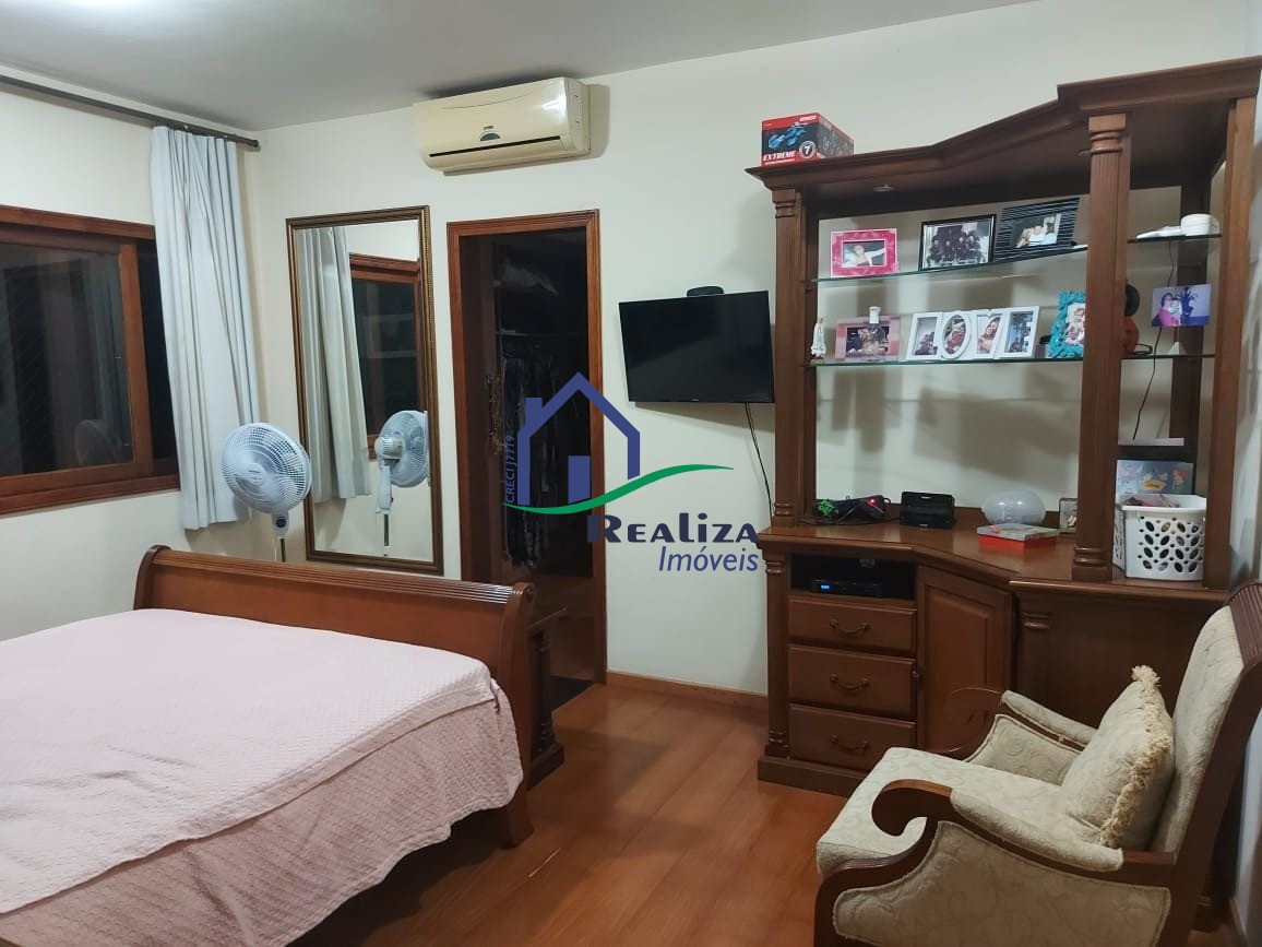 Casa à venda com 4 quartos, 600m² - Foto 10