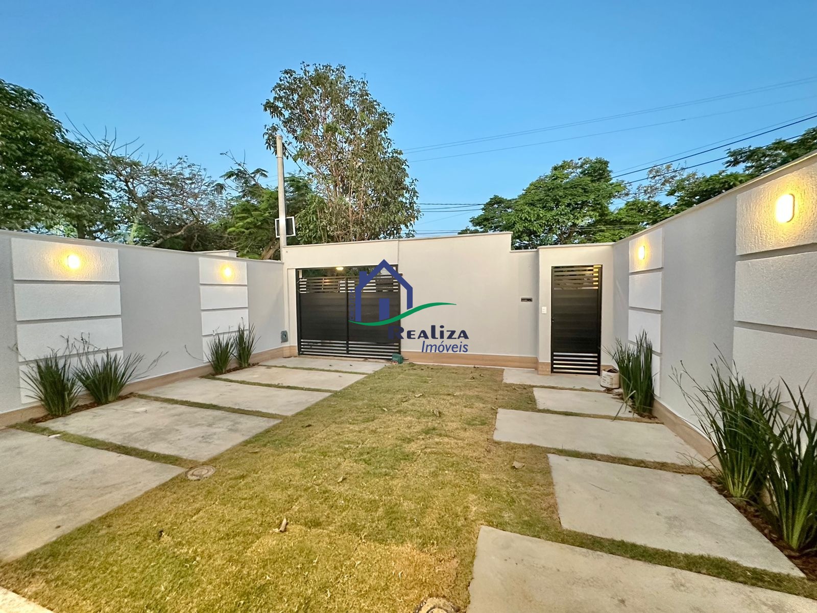 Casa à venda com 3 quartos, 100m² - Foto 3