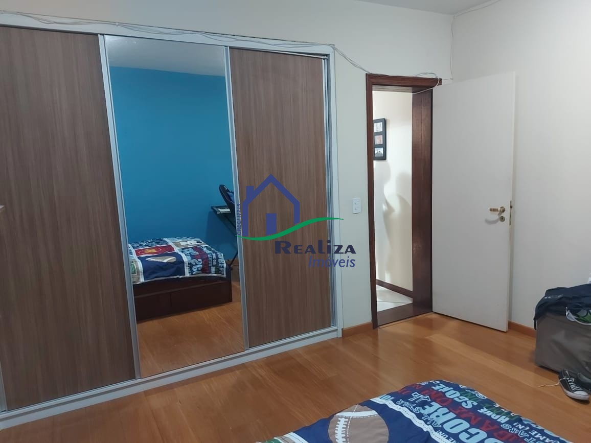 Casa à venda com 4 quartos, 600m² - Foto 9