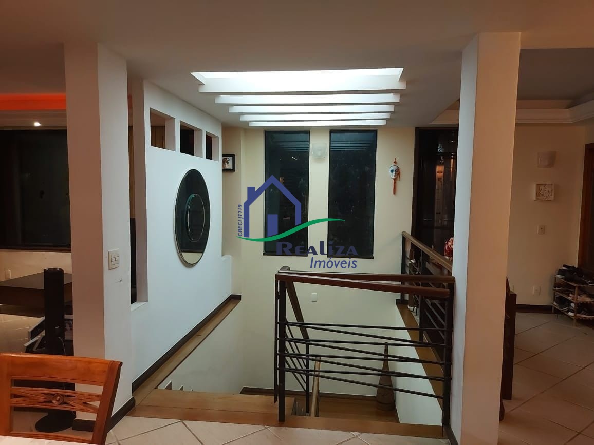 Casa à venda com 4 quartos, 600m² - Foto 8