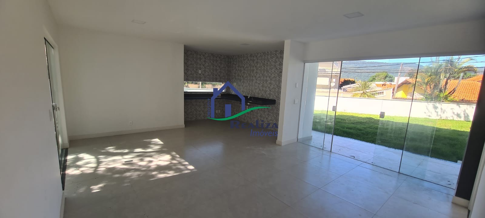 Casa à venda com 3 quartos, 113m² - Foto 3