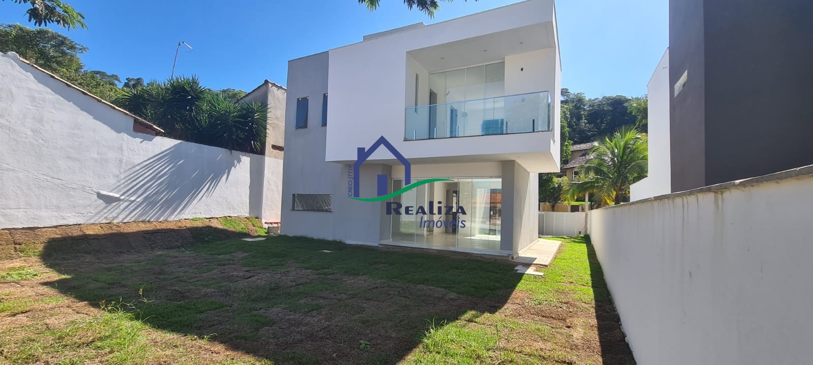 Casa à venda com 3 quartos, 121m² - Foto 1