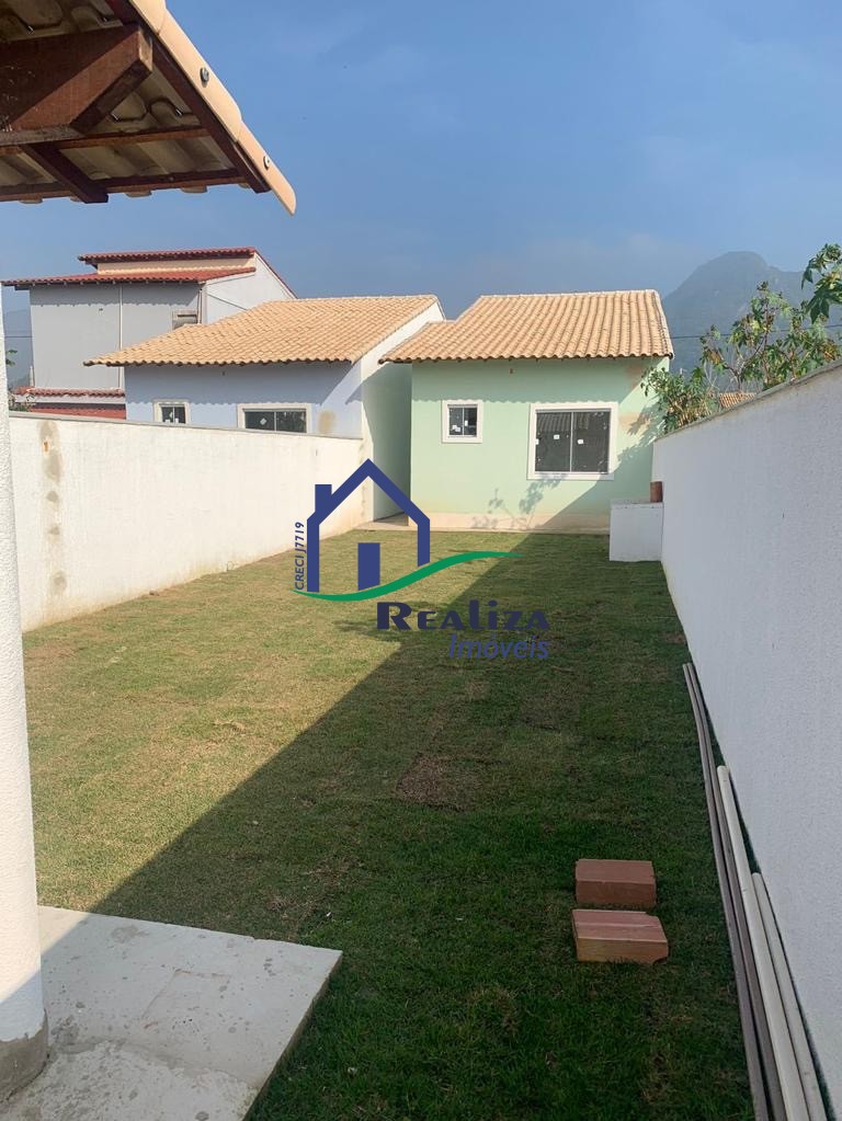 Casa à venda com 2 quartos, 90m² - Foto 2