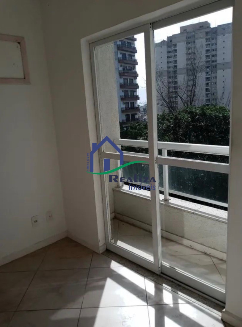 Apartamento à venda com 2 quartos, 65m² - Foto 3