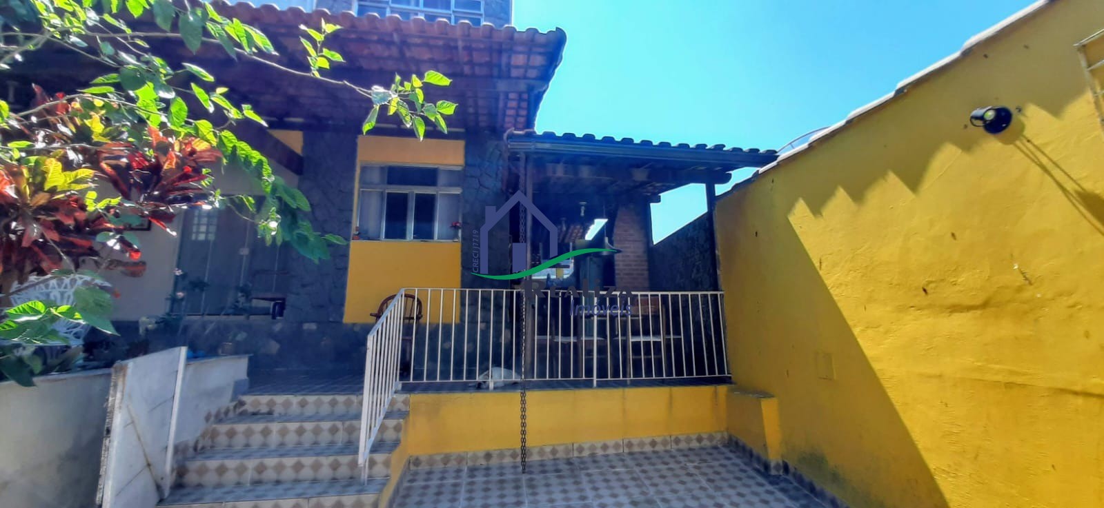 Casa à venda com 4 quartos, 180m² - Foto 1