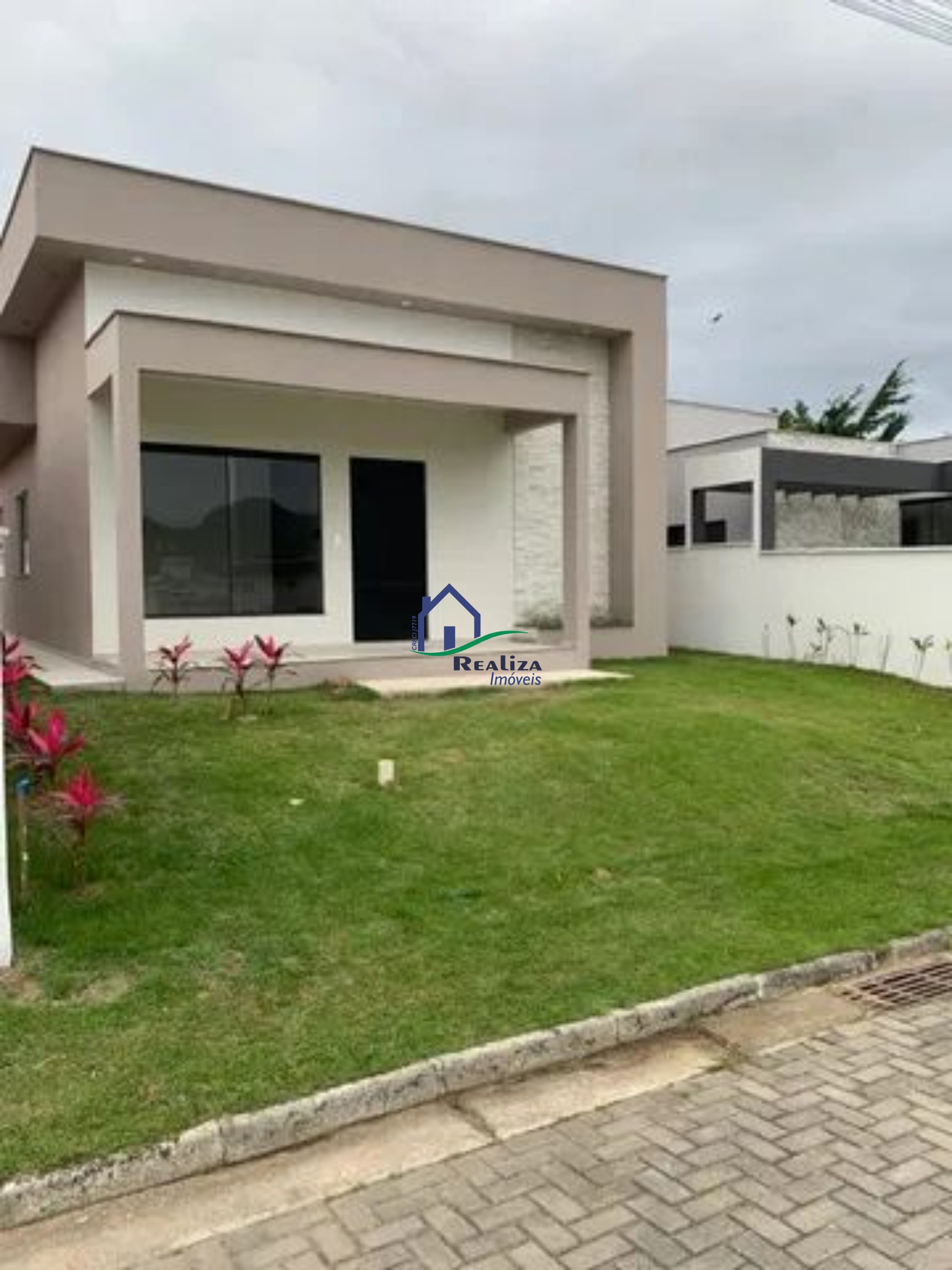 Casa à venda com 2 quartos, 76m² - Foto 1