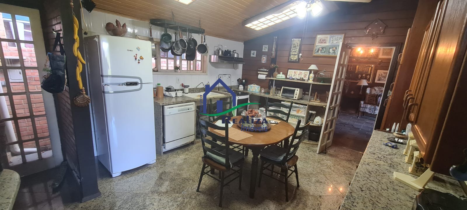 Casa à venda com 3 quartos, 230m² - Foto 12